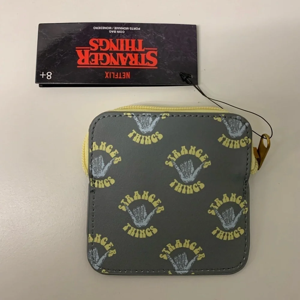NWT Stranger Things Coin Purse Netflix Gray Small Retro 80s Y2K Trendy